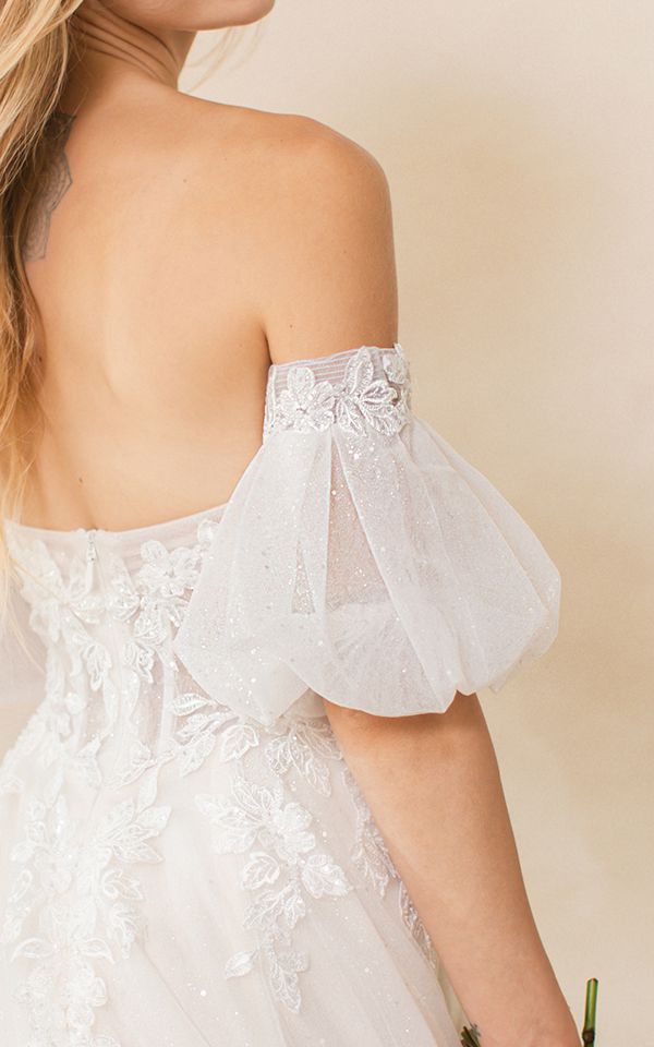 DETACHABLE SLEEVES