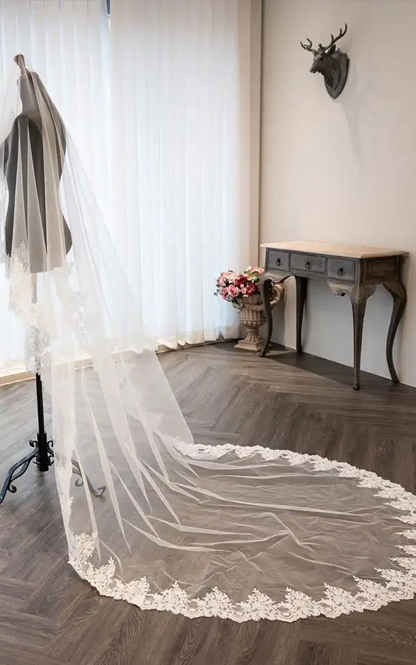 VLADA VEIL
