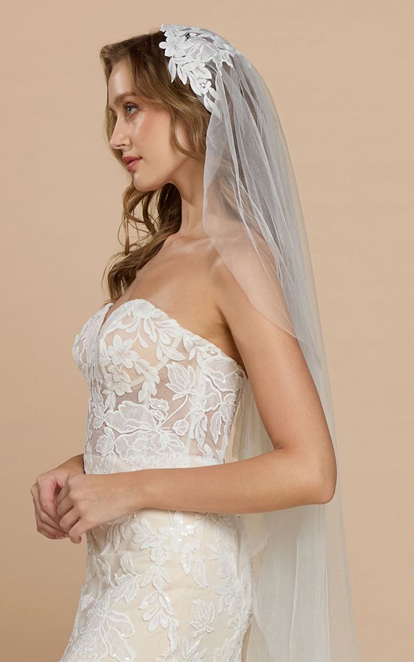 LINA VEIL