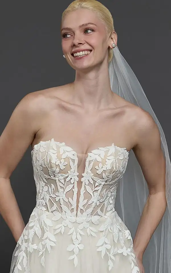 MINA VEIL